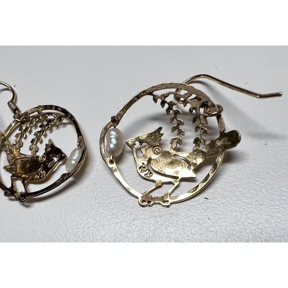 Wild Bryde Vintage Chickadee Bird Filigree Dangle Earrings Gold Tone Pearl Sign